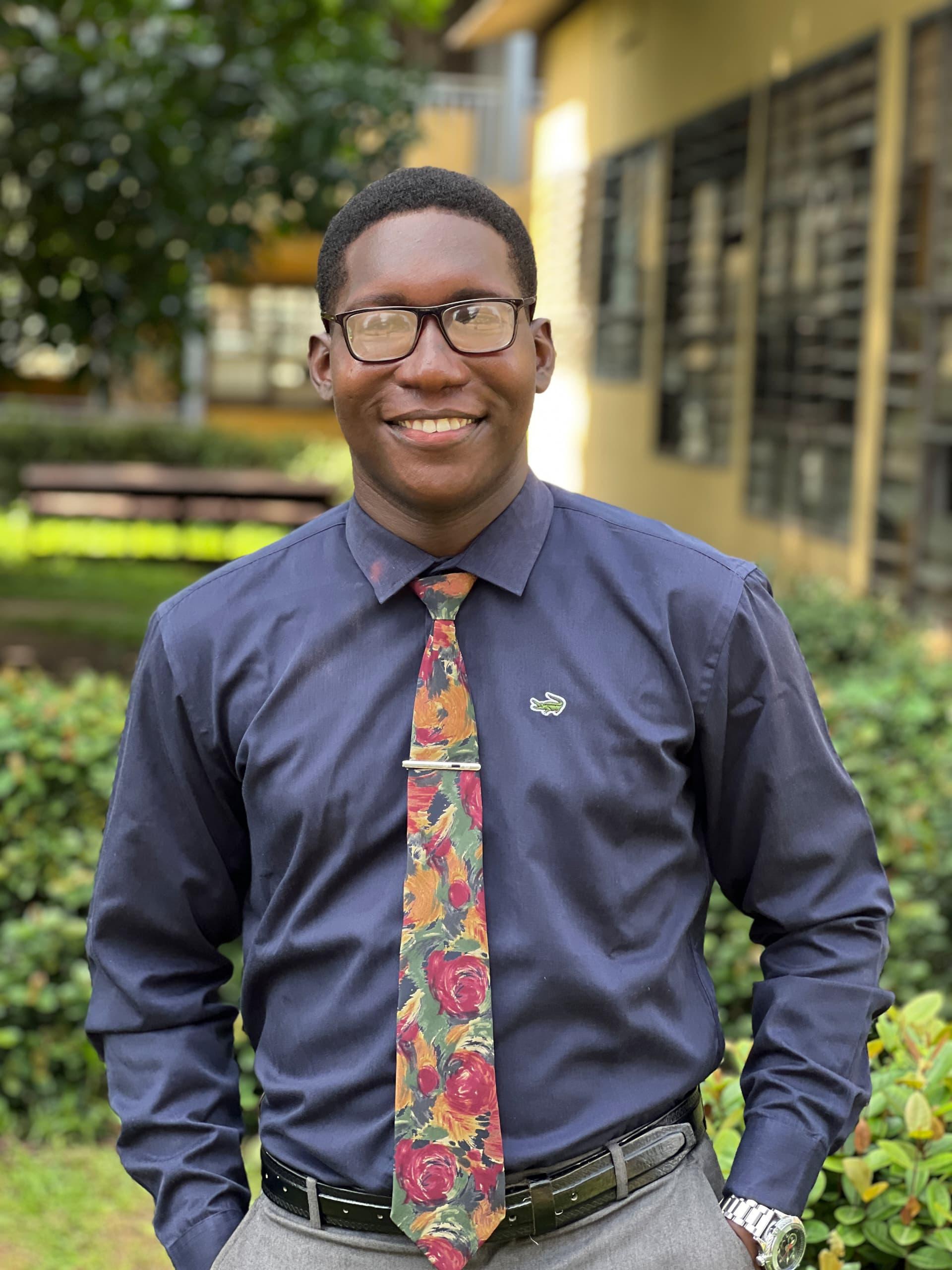 Oluwatomisin Otenaike VICE-PRESIDENT